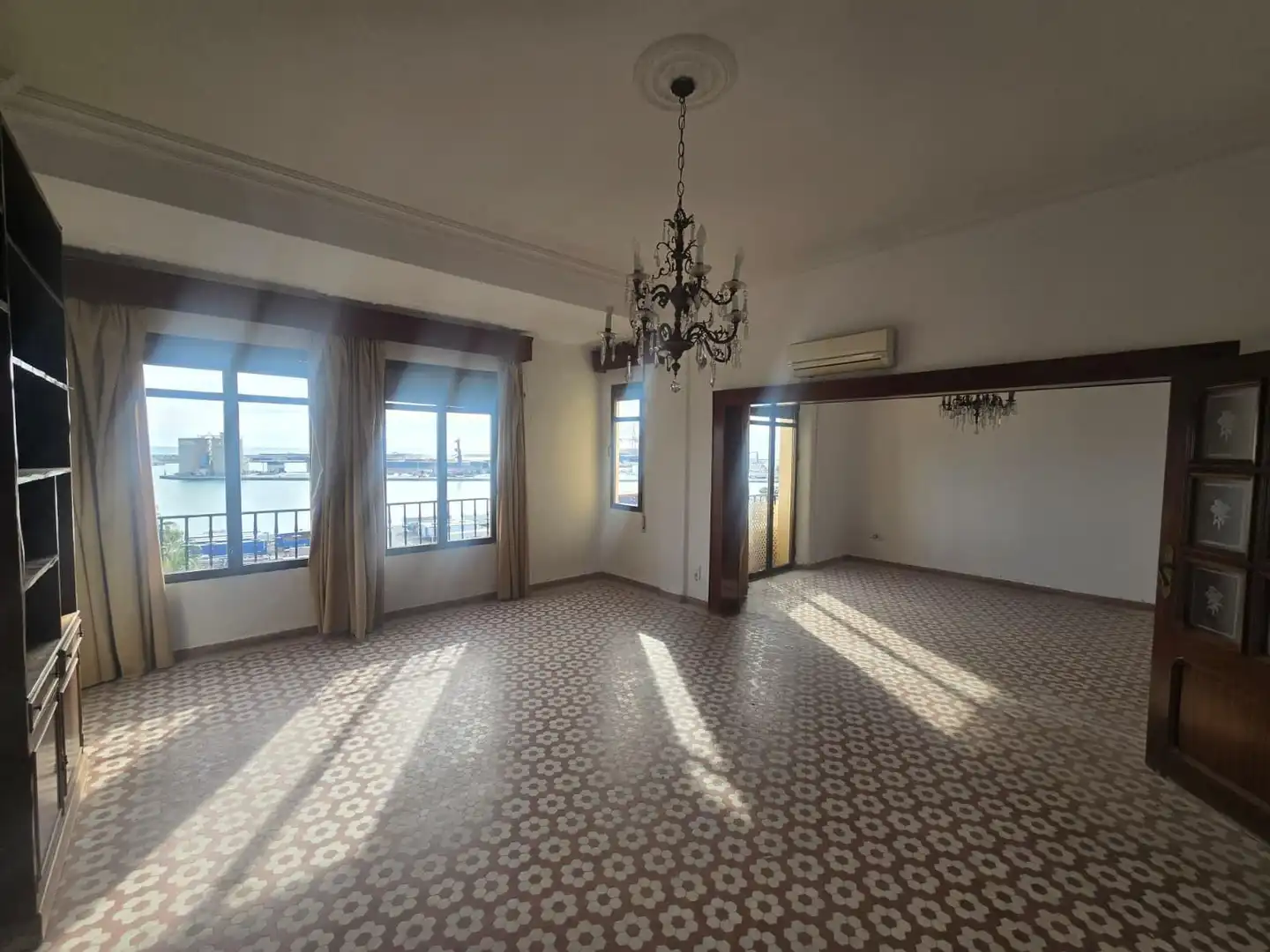 Piso con terraza en venta en Avenida de Manuel Agustín Heredia 18, imagen 2