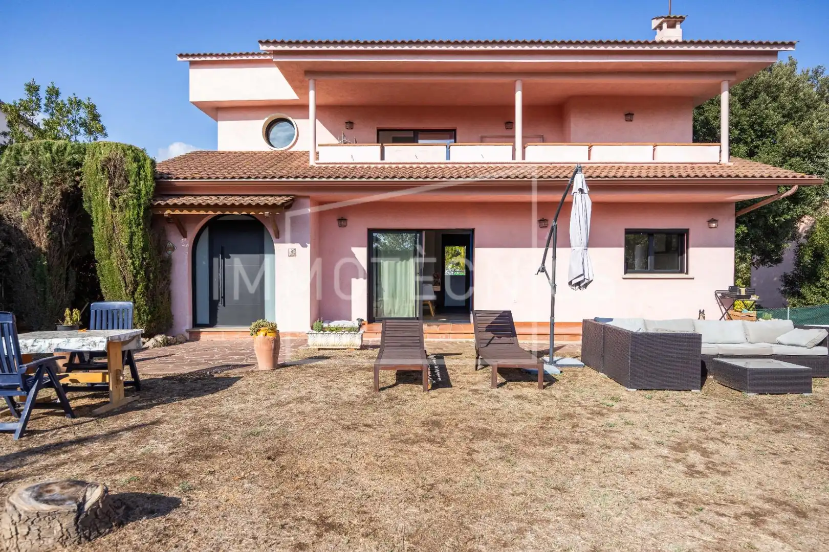 Casa amb terrassa en venda a Carrer ORENETA