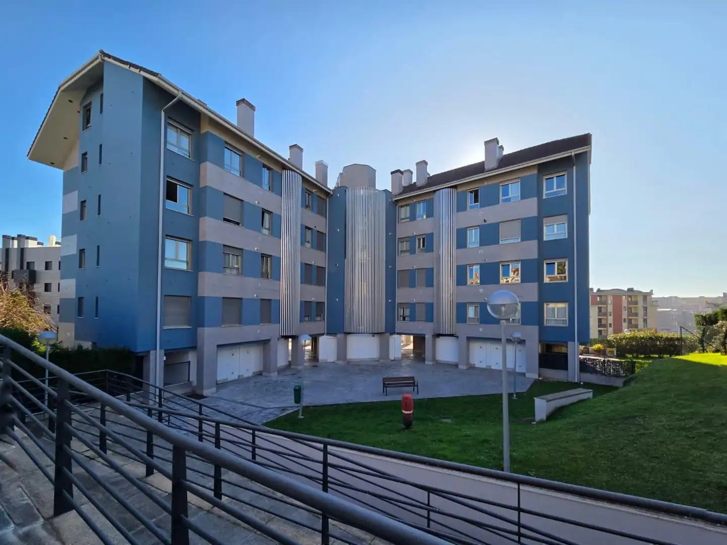 Außenansicht von Wohnung zum Verkauf in Santander mit Heizung, Privatgarten und Parkett