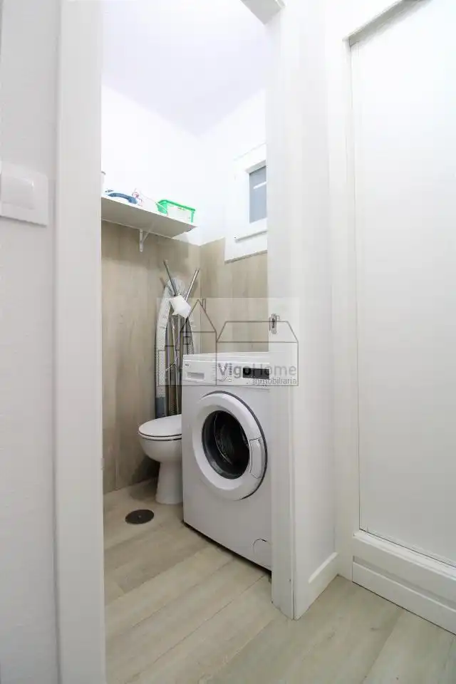 Badezimmer von Wohnung zur Miete in Vigo  mit Heizung, Terrasse und Möbliert