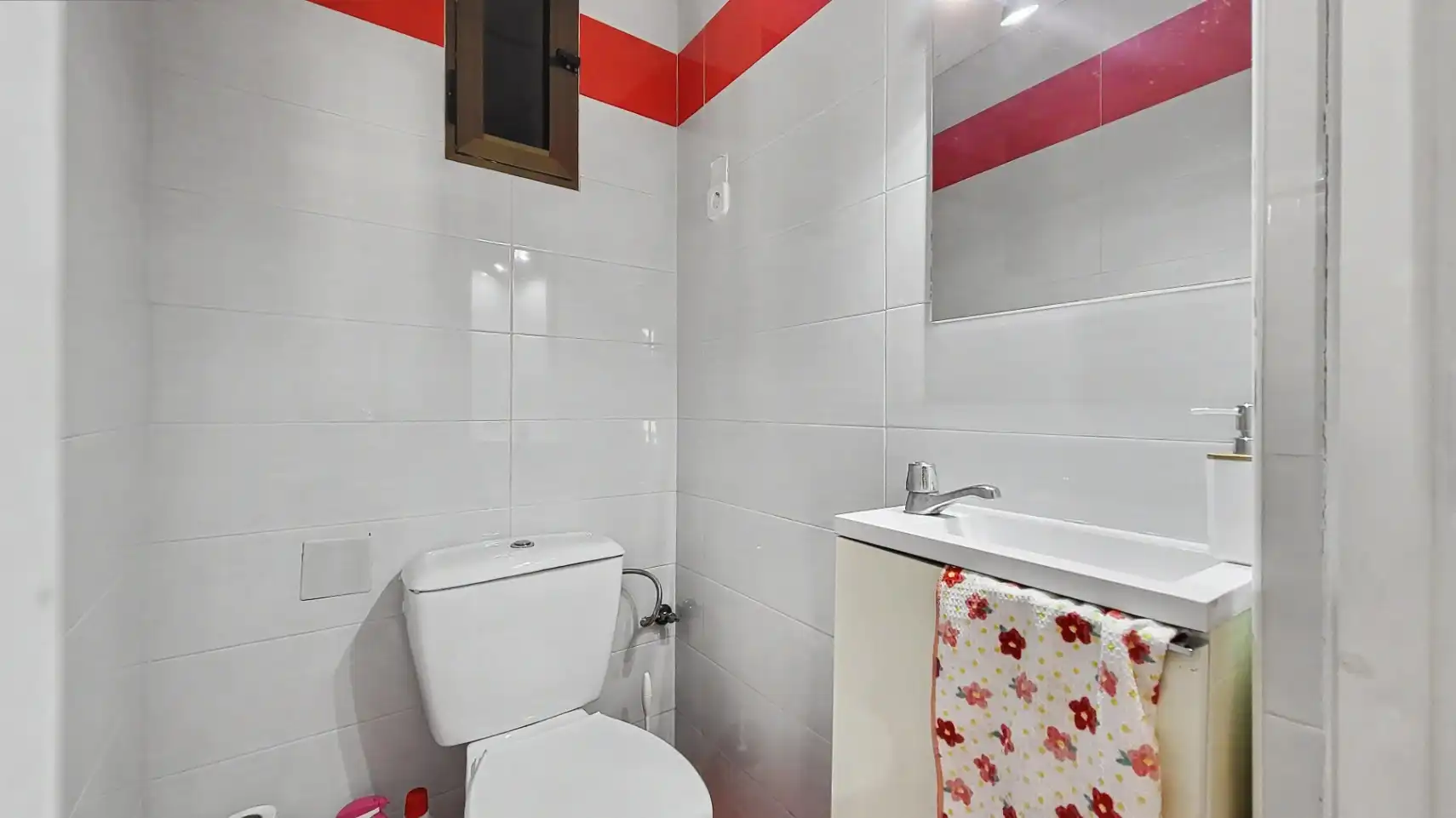 Bathroom of Houses for sale in Oliva  with Air Conditioner, Heating and Terrace
