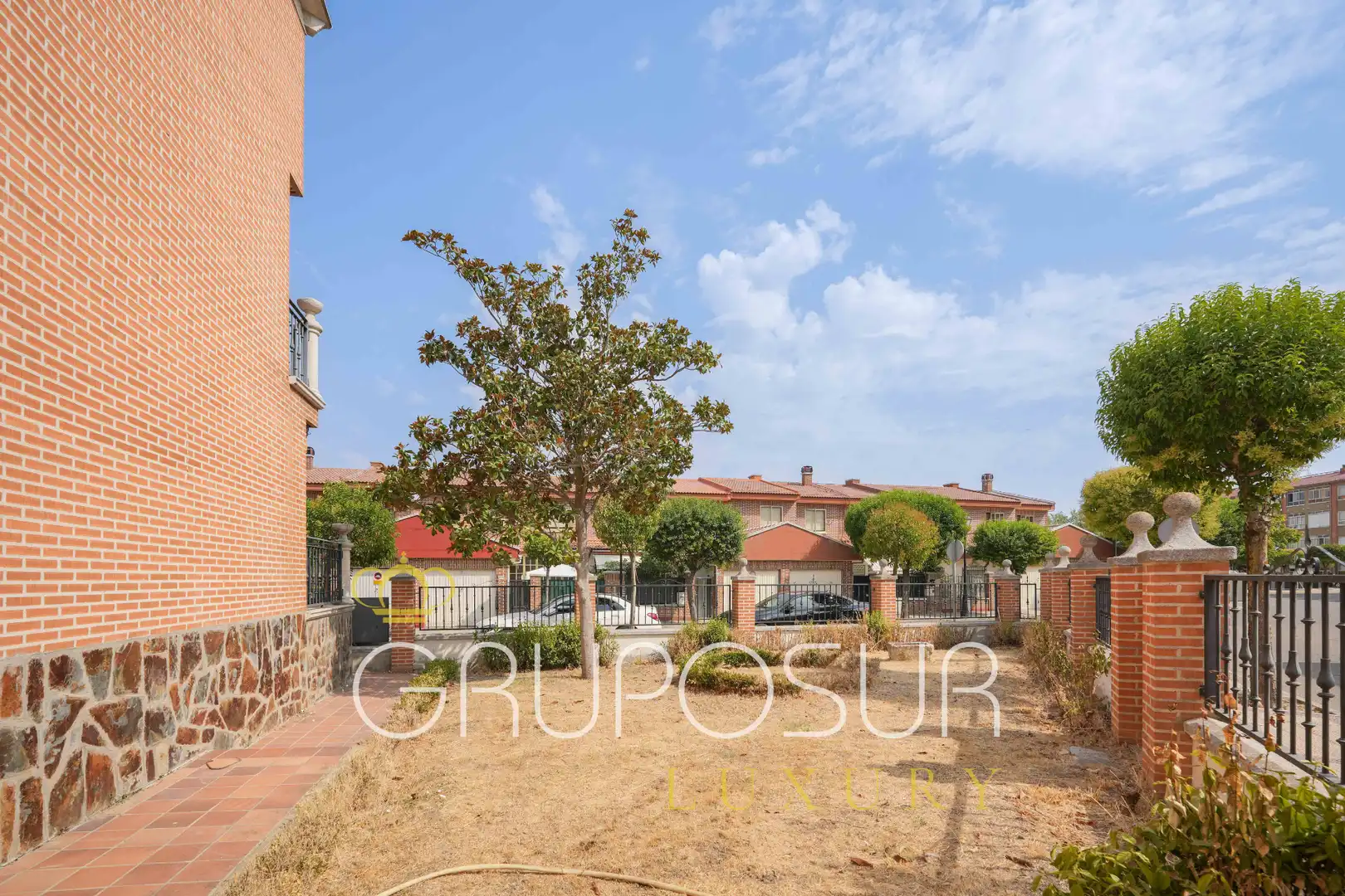 Casa aparellada amb jardí en venda a Calle Castilla y León 22, imagen 97