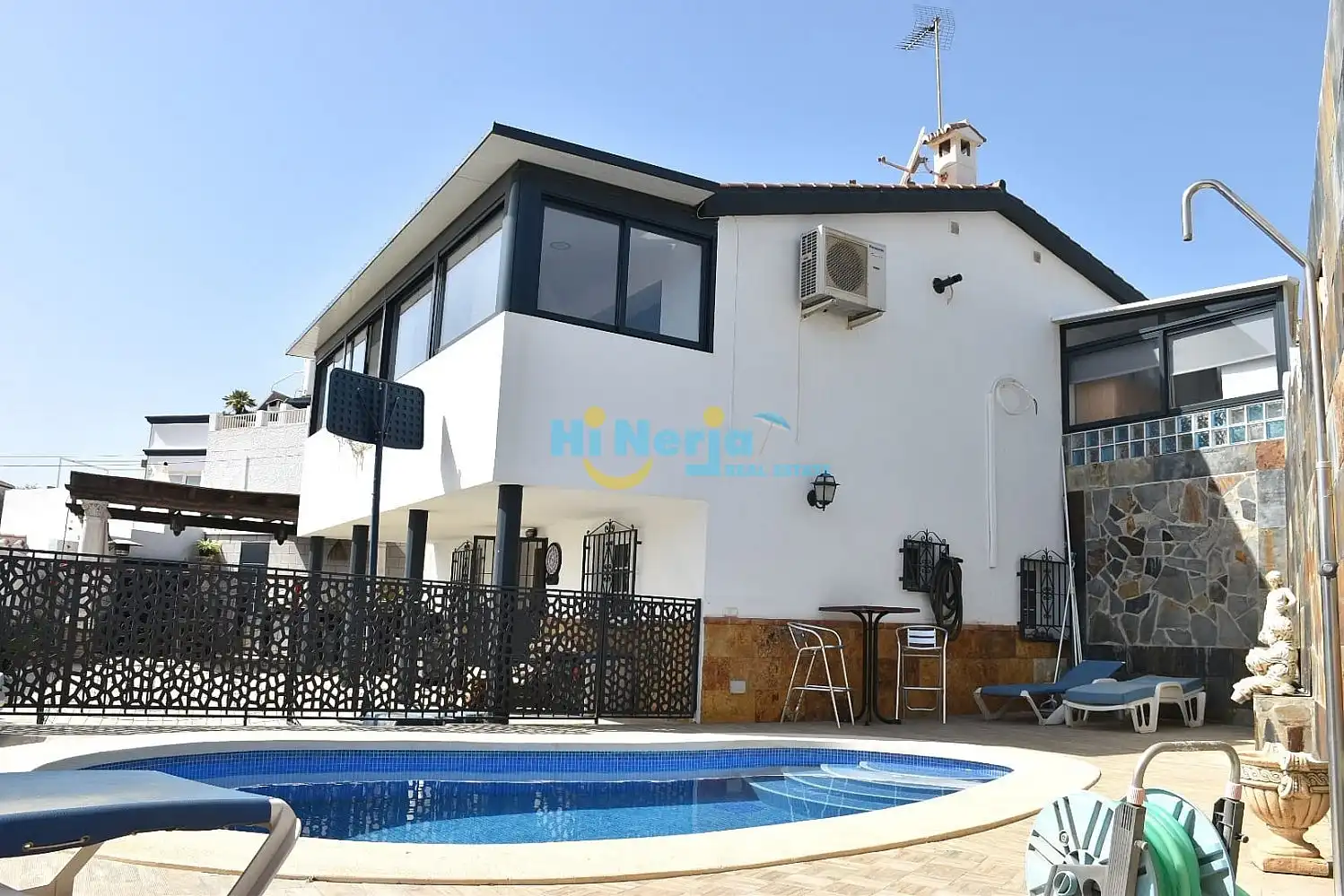 Chalet con piscina en venta en Centro