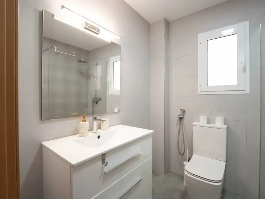 Baño de Planta baja en venta en La Pobla de Vallbona con Aire acondicionado, Calefacción y Terraza