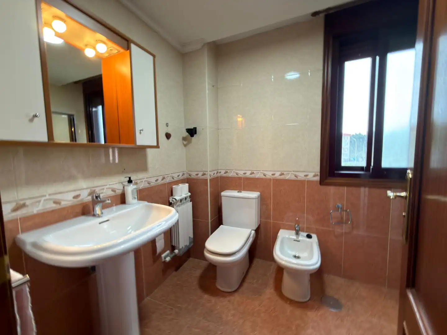 Baño de Piso en venta en Pontevedra Capital  con Calefacción, Parquet y Trastero