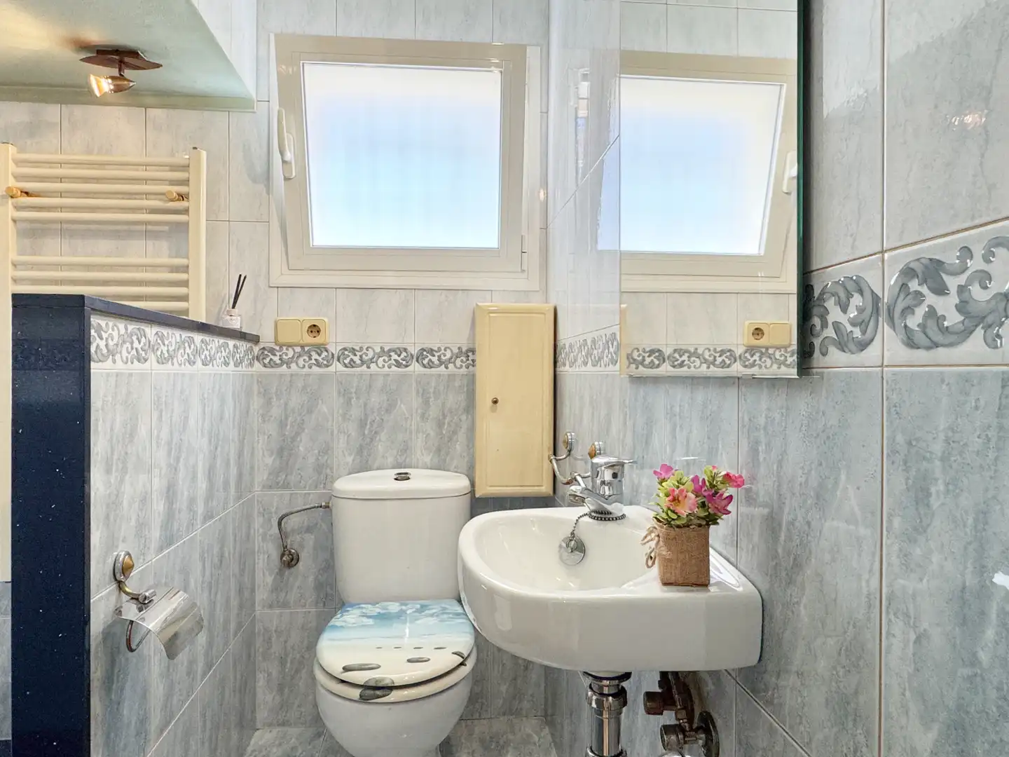 Bathroom of Houses for sale in L'Escala  with Private garden, Terrace and Alarm