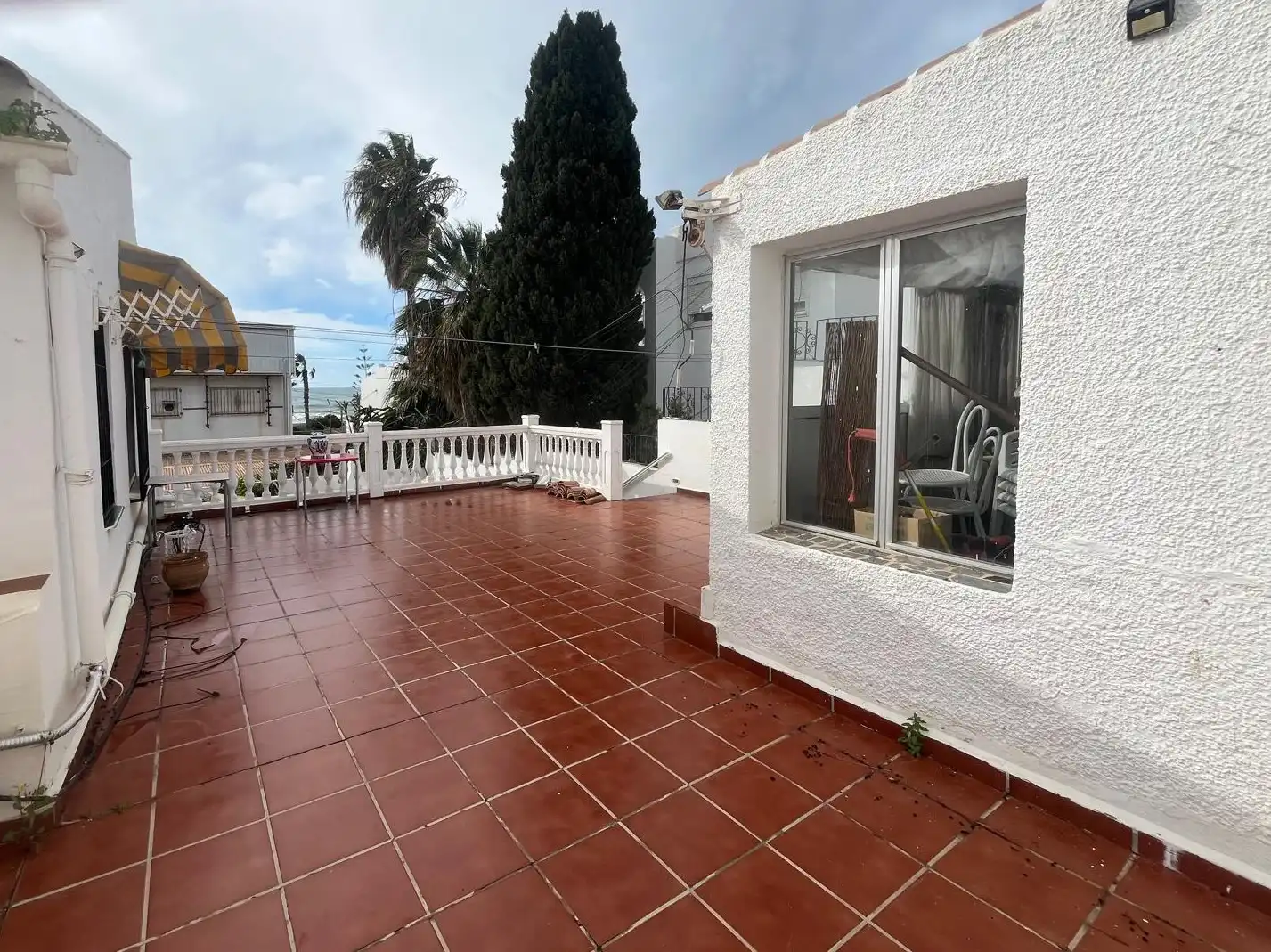 Vista exterior de Casa o xalet en venda en Vélez-Málaga amb Jardí privat i Terrassa