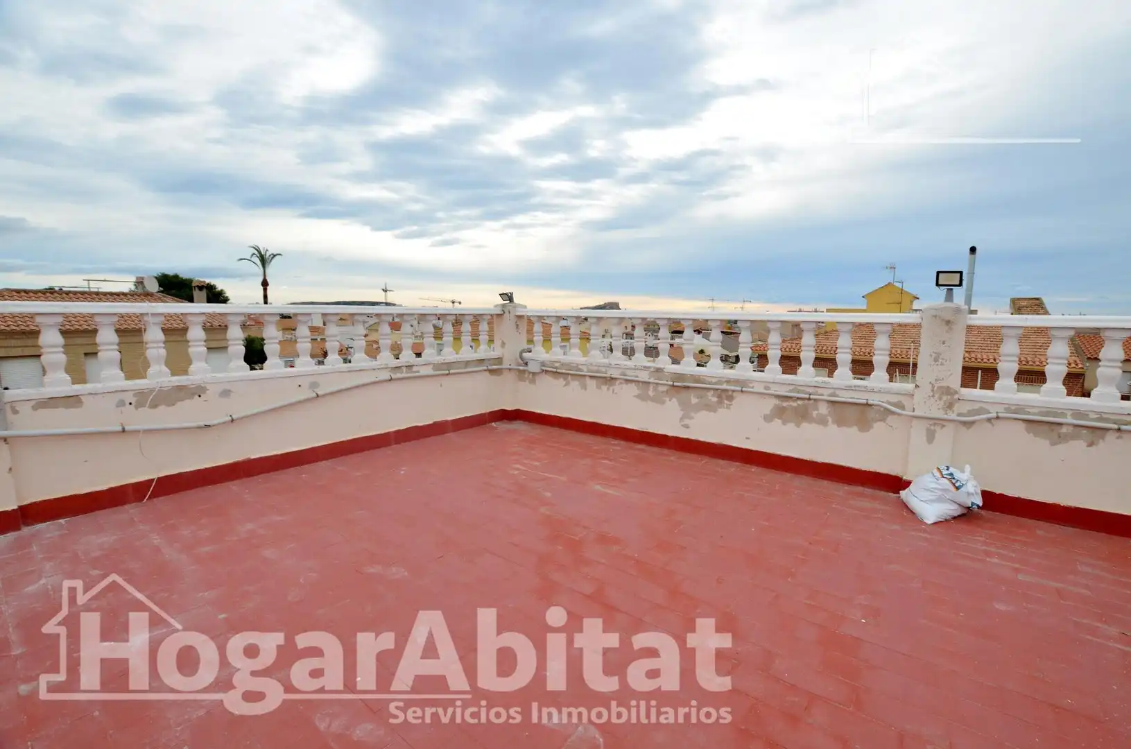Jardí de Casa adosada en venda en Alicante / Alacant amb Aire condicionat, Jardí privat i Terrassa