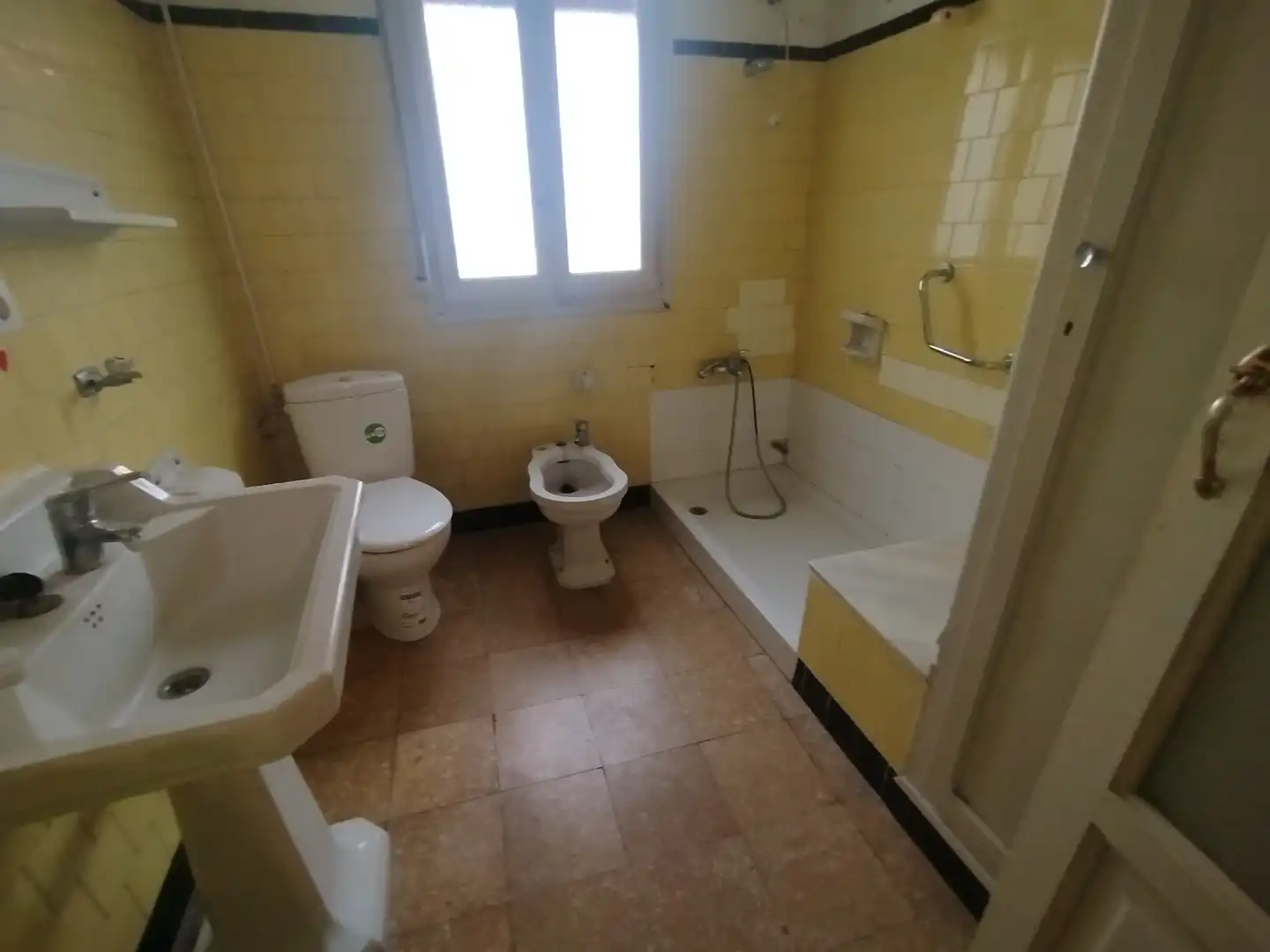 Badezimmer von Wohnung zum Verkauf in Castellón de la Plana / Castelló de la Plana mit Terrasse und Balkon