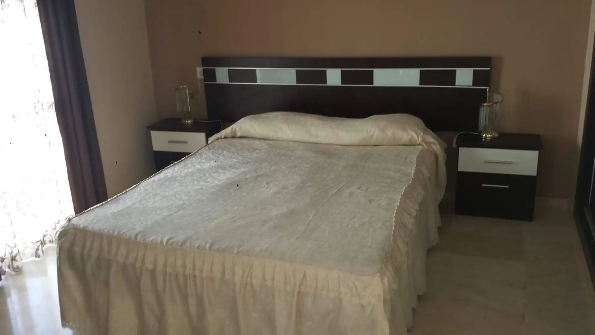 Schlafzimmer von Einfamilien-Reihenhaus zum Verkauf in Villamartín mit Klimaanlage