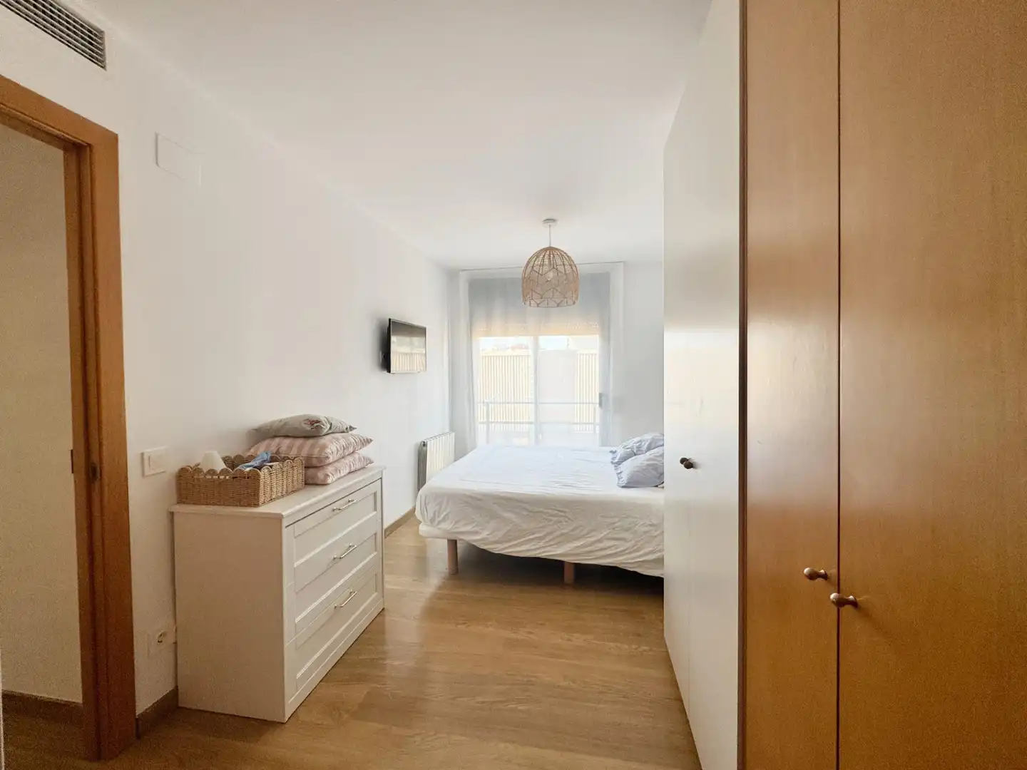 Habitación de Piso en venta en Castelldefels con Aire acondicionado, Jardín privado y Amueblado