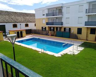 Piscina de Pis de lloguer en El Puerto de Santa María amb Aire condicionat