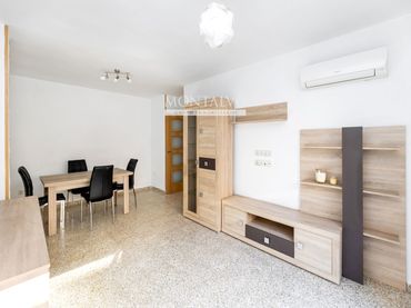 Piso con balcón en venta en josé maría garrido lopera 2