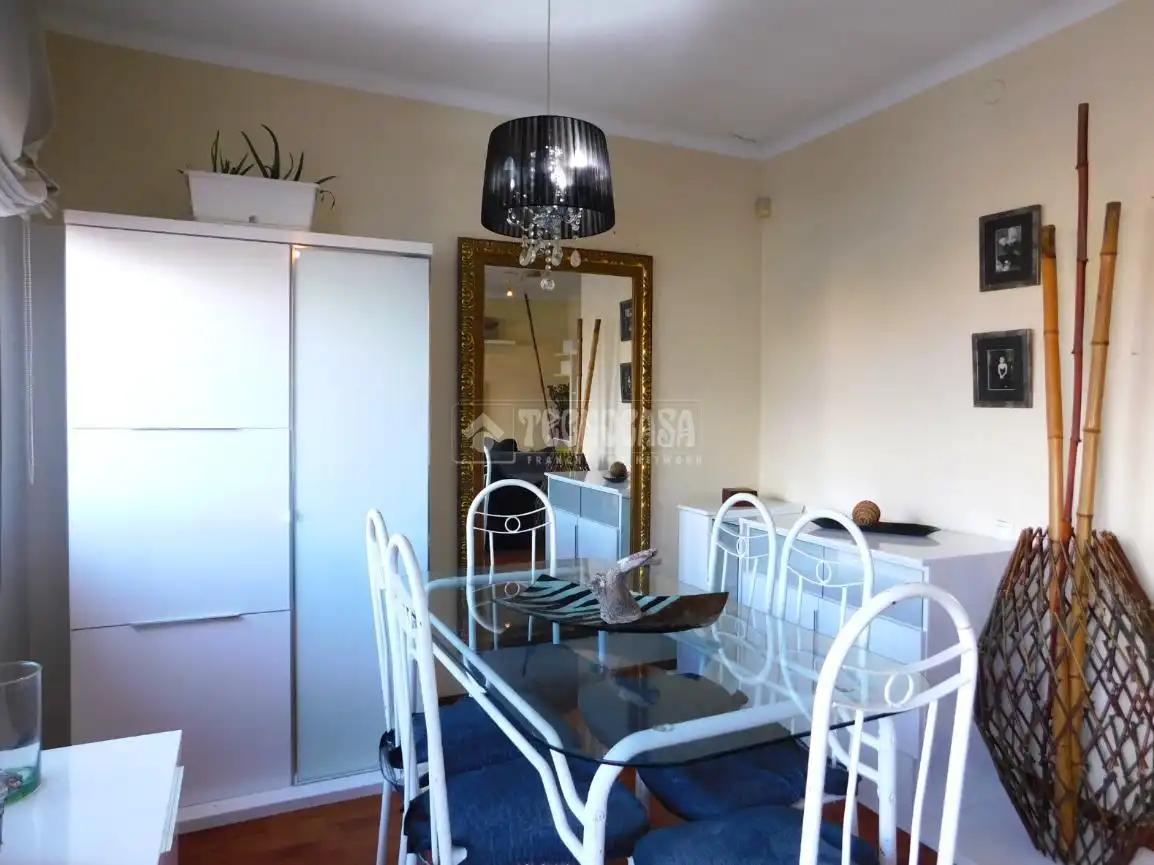 Esszimmer von Dachboden zum Verkauf in Vilanova i la Geltrú mit Parkett, Terrasse und Möbliert