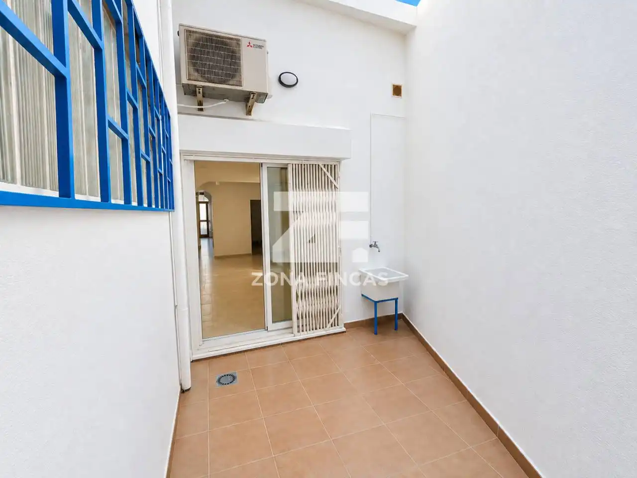 Wohnung zum Verkauf in Badalona mit Klimaanlage, Heizung und Terrasse