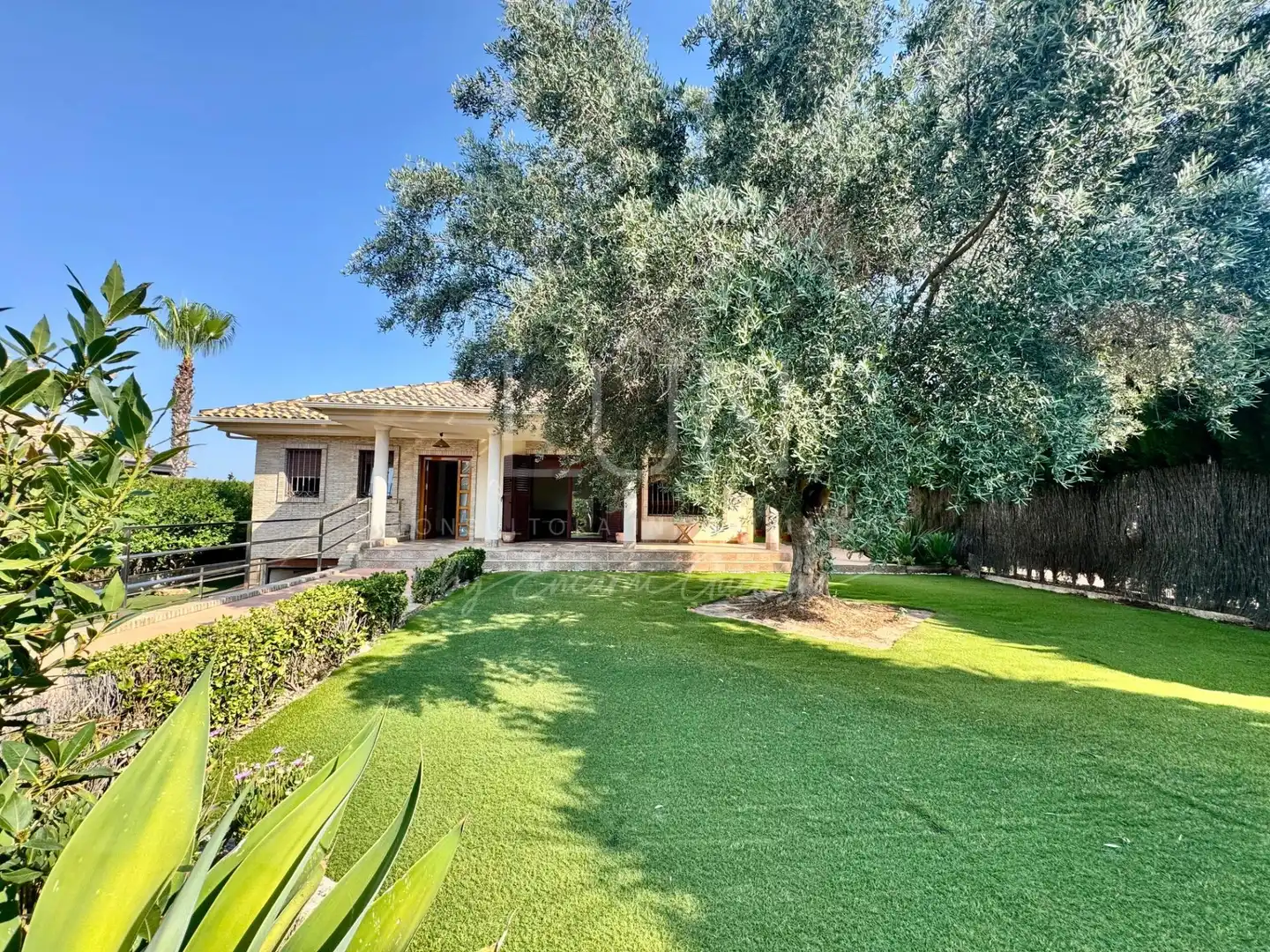 Villa mit Pool zur Miete in La Alcayna