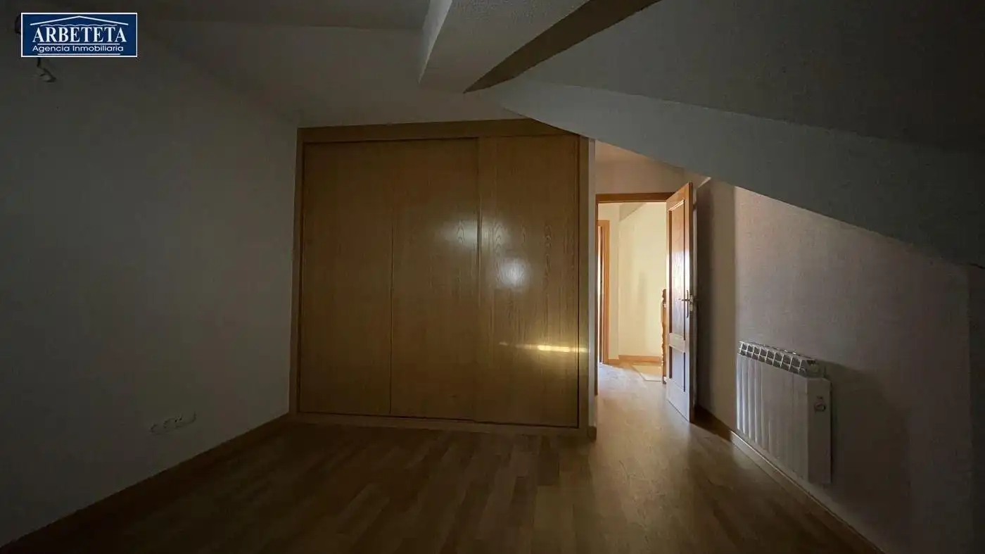 Habitación de Dúplex en venta en Guadalajara con Calefacción y Terraza