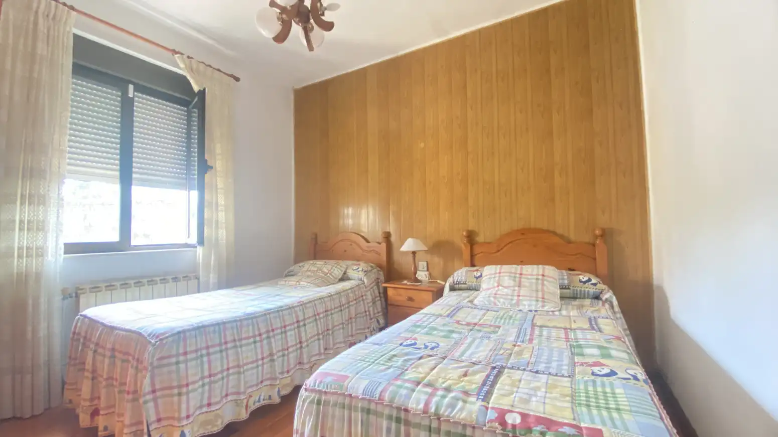Schlafzimmer von Haus oder Chalet zum Verkauf in Polanco mit Heizung, Privatgarten und Parkett
