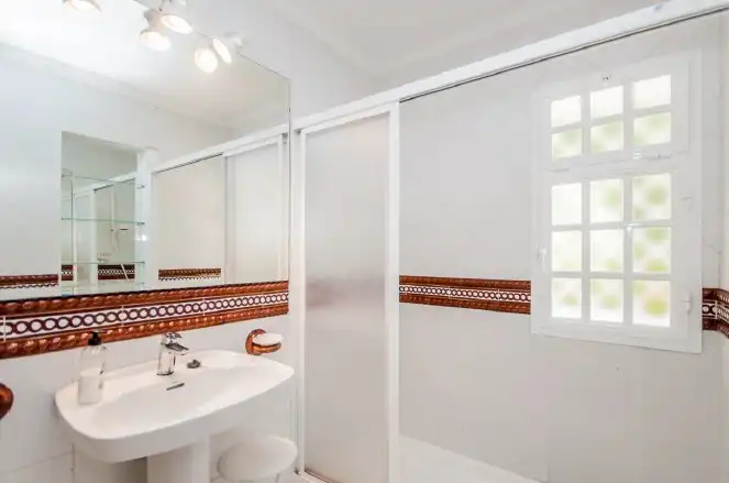 Baño de Casa o chalet en venta en Vélez-Málaga con Aire acondicionado, Jardín privado y Terraza