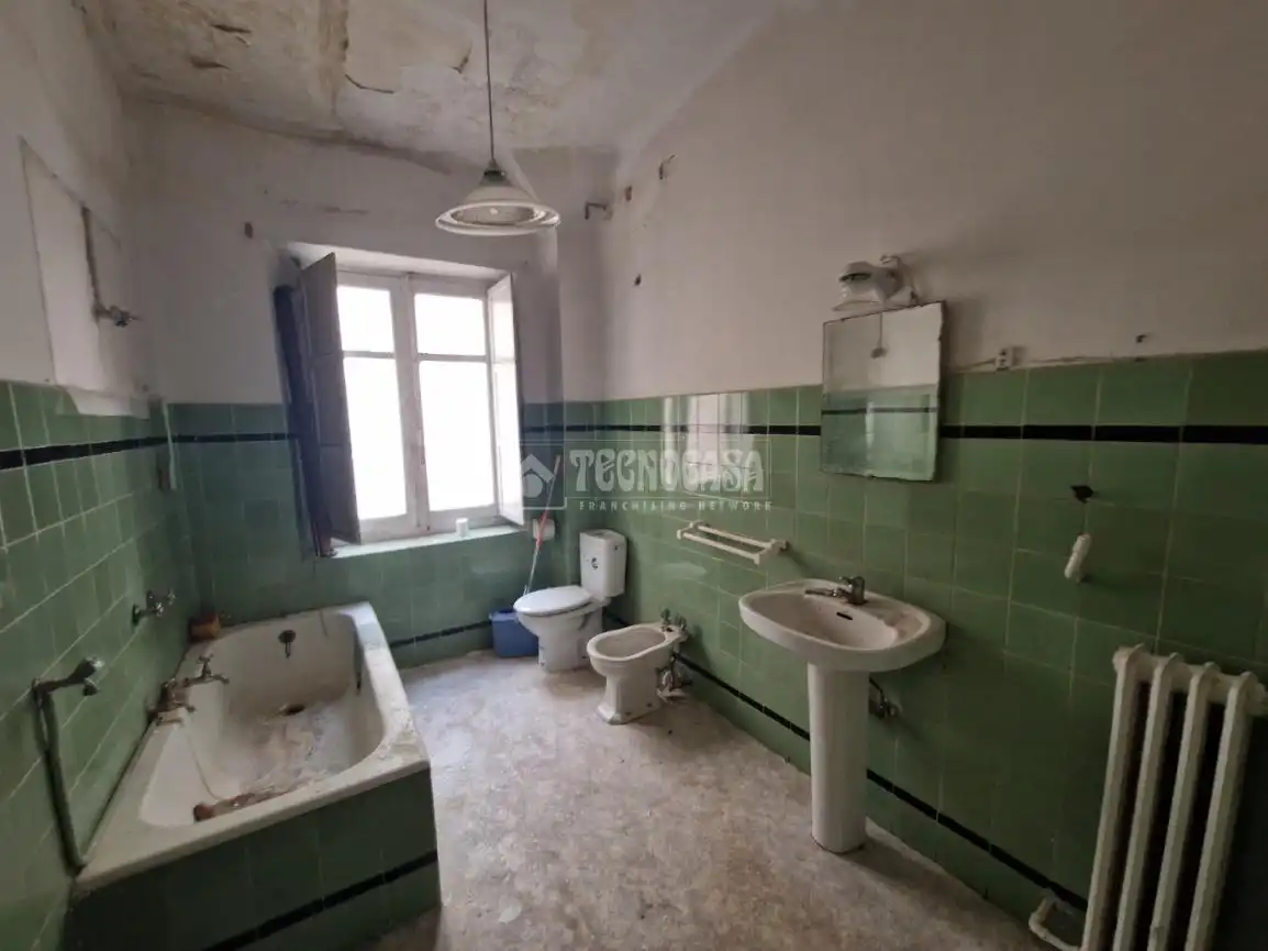 Baño de Piso en venta en Palencia con Calefacción, Trastero y Balcón