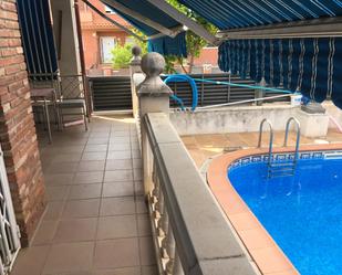Piscina de Casa o xalet en venda en Martorell amb Aire condicionat, Calefacció i Jardí privat