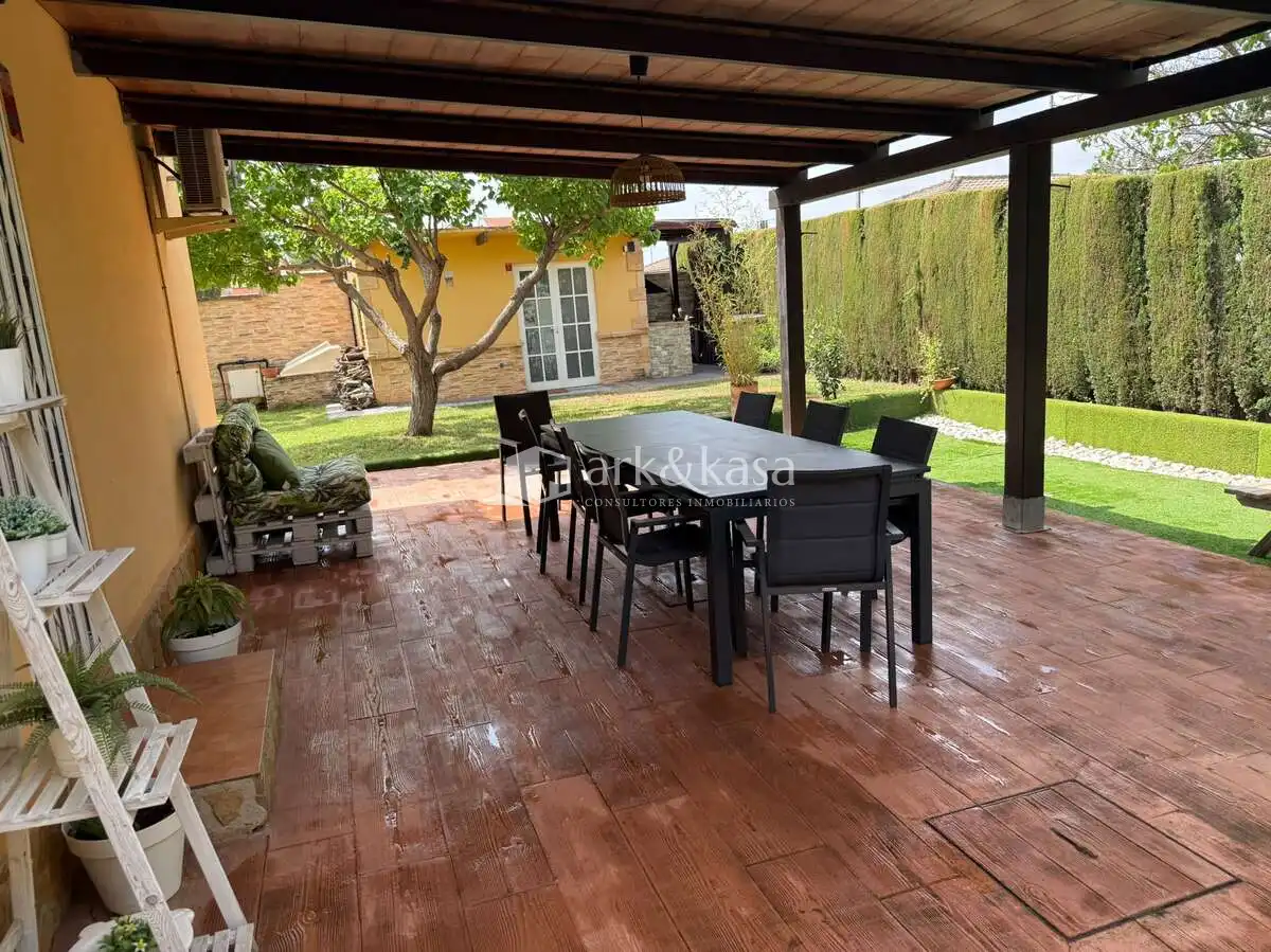 Terrace of Houses for sale in Llíria  with Air Conditioner, Heating and Private garden