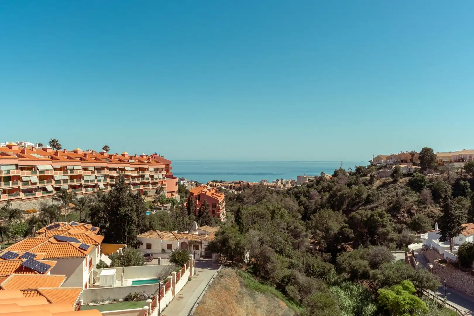Vista exterior de Dúplex en venta en Fuengirola con Terraza, Trastero y Piscina comunitaria