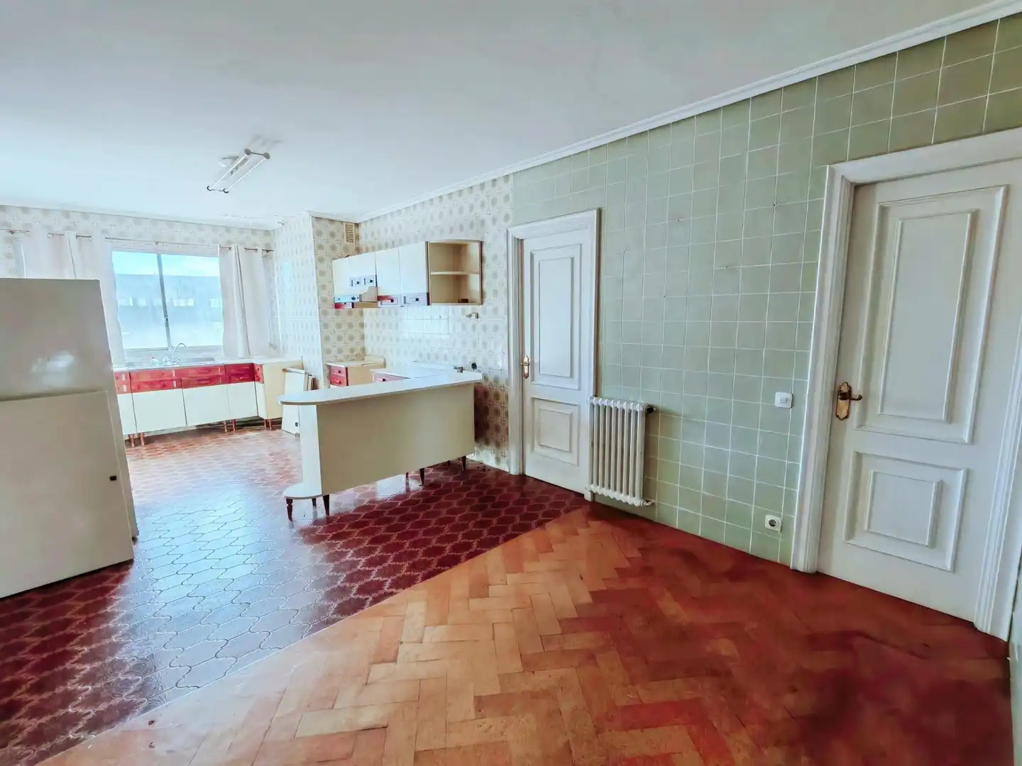 Cocina de Piso en venta en Vigo  con Calefacción y Terraza