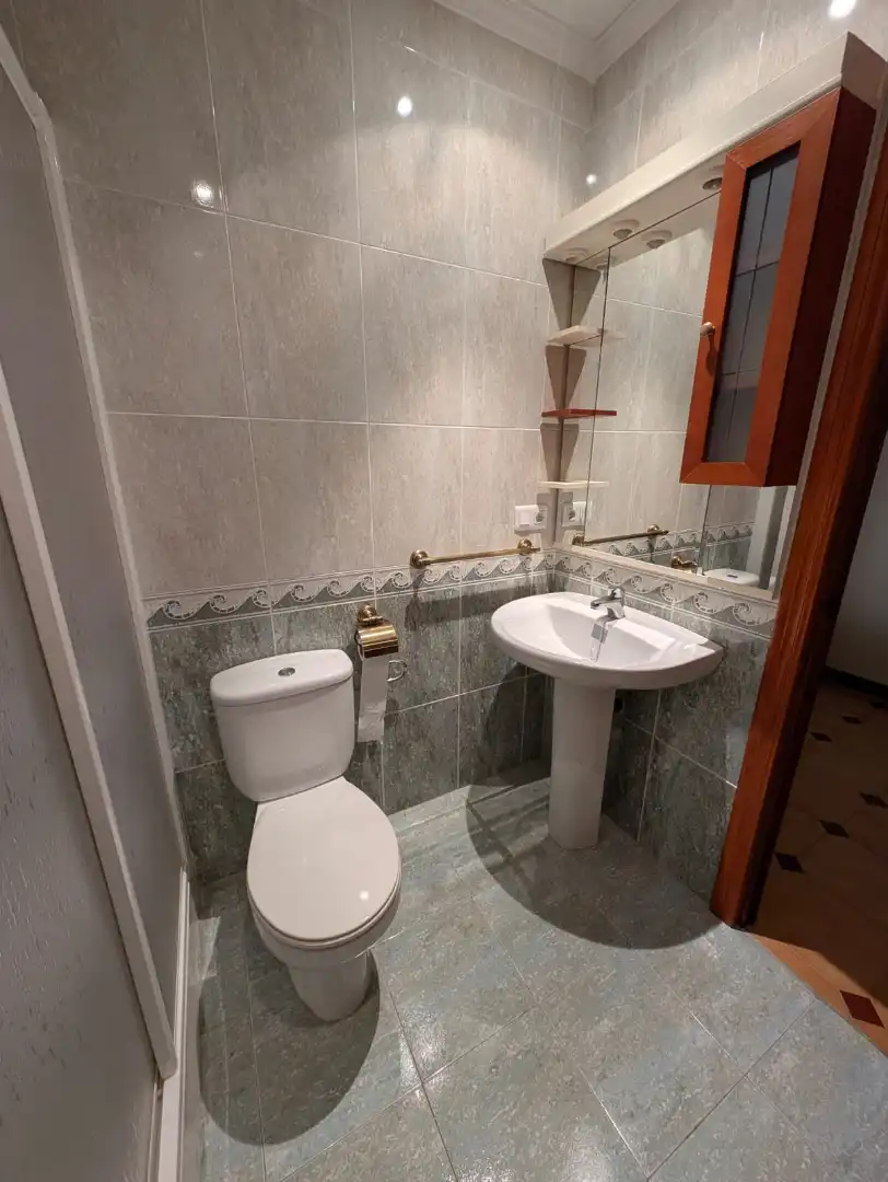 Baño de Piso en venta en Lucena con Aire acondicionado, Calefacción y Terraza