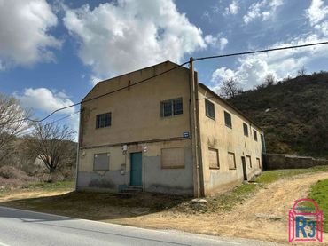 Industrial building for sale in Portillín
