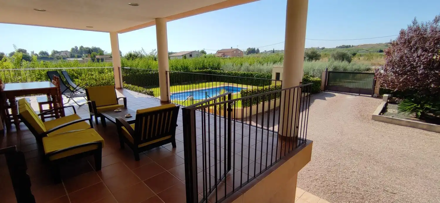Chalet con piscina en venta en Moratalla