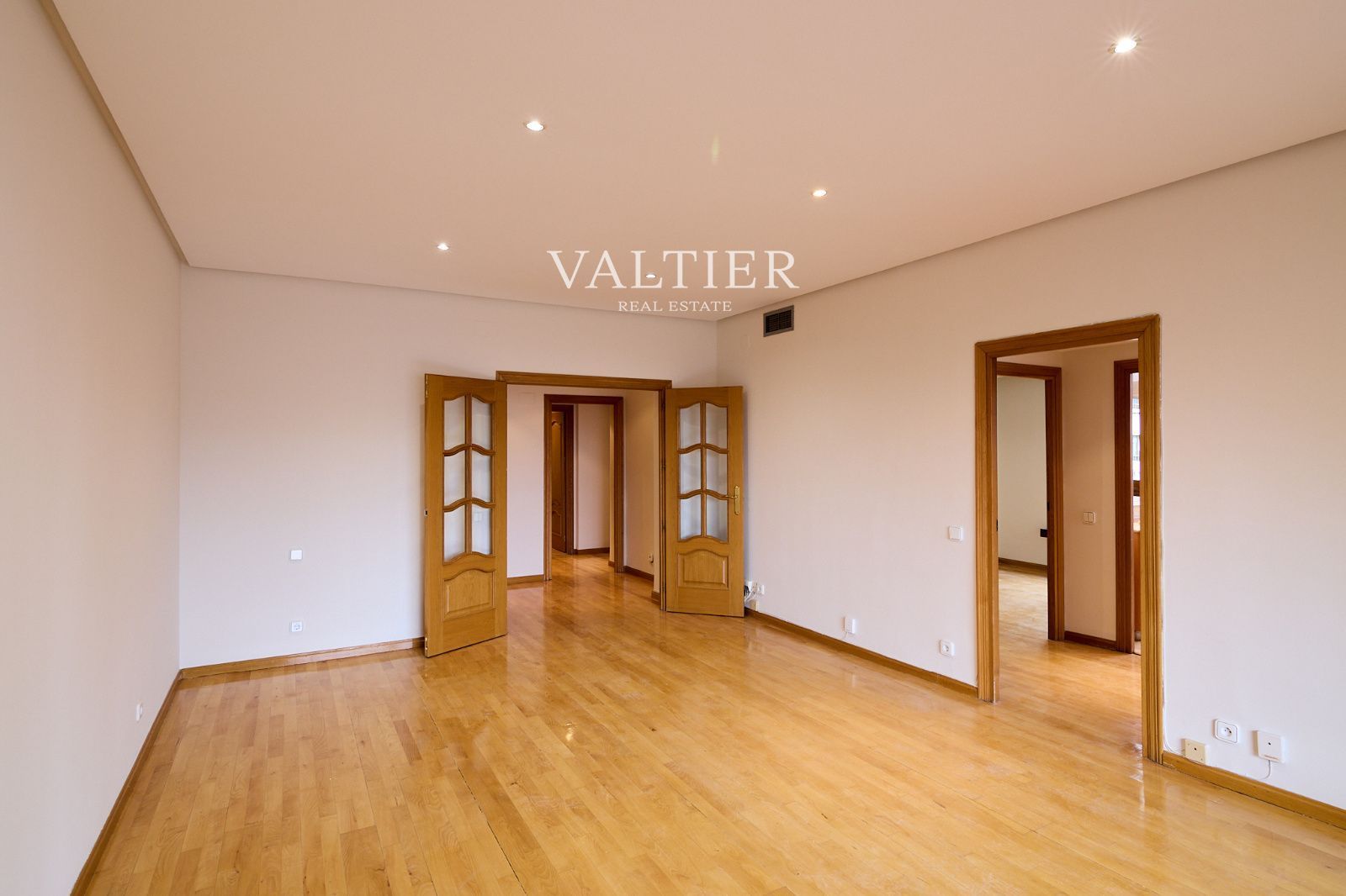 Schlafzimmer von Wohnung zur Miete in  Madrid Capital mit Klimaanlage, Terrasse und Abstellraum