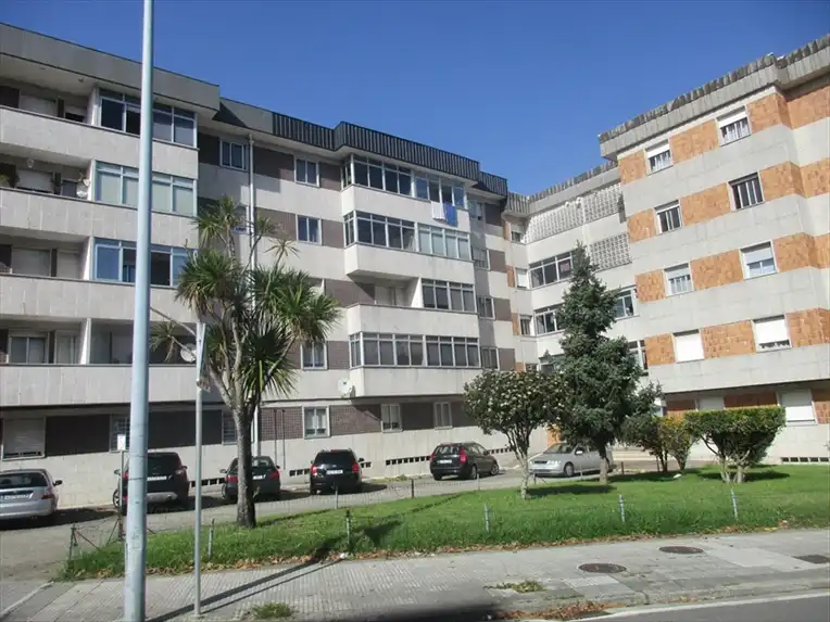 Vista exterior de Pis en venda en Pontevedra Capital 