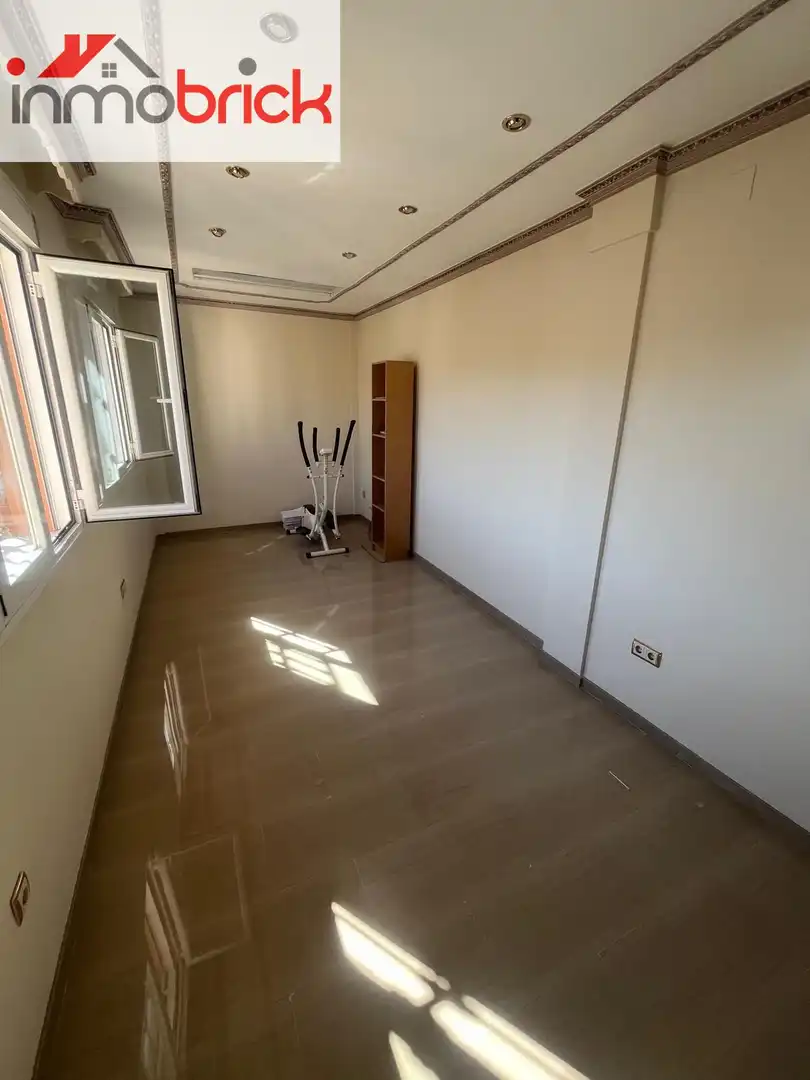 Casa o chalet en venta en Lucena con Calefacción, Terraza y Piscina