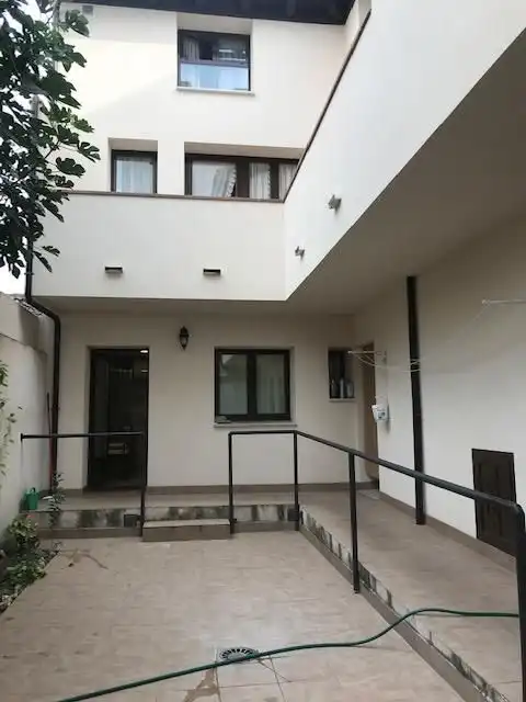 Vista exterior de Casa o xalet en venda en Cuéllar amb Calefacció, Jardí privat i Terrassa