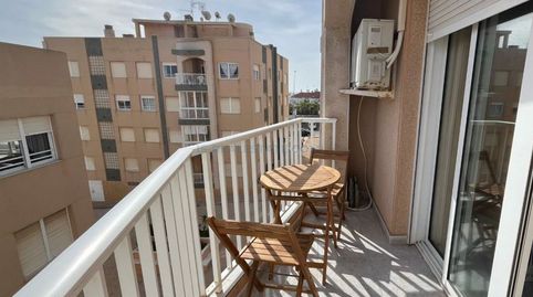 Apartamento con terraza en la provincia de Alicante, en Torrevieja. 1 habitacion | 50 m² | 200 metros del mar, imatge 2