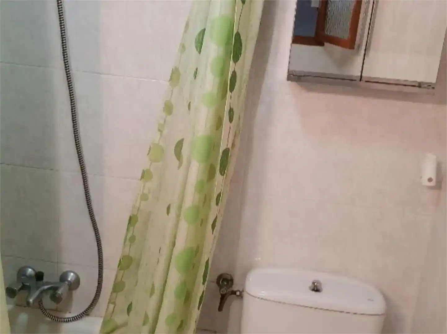 Bany de Pis en venda en Venialbo amb Traster i Moblat