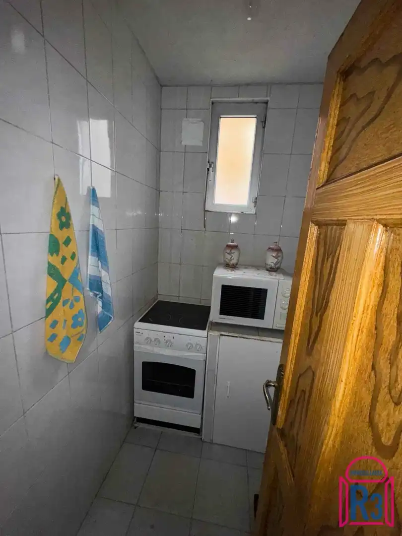 Cuina de Casa o xalet en venda en León Capital  amb Calefacció i Jardí privat