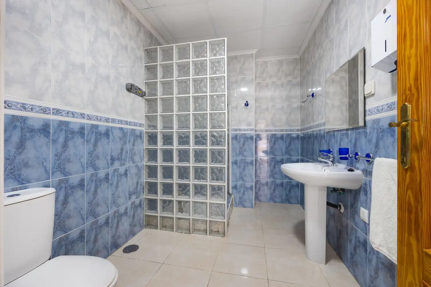 Bathroom of Commercial properties for sale in Torrevieja  with Air Conditioner