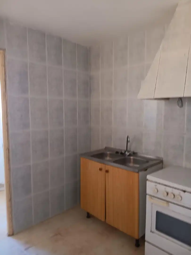 Cuina de Casa o xalet en venda en Orellana de la Sierra amb Terrassa