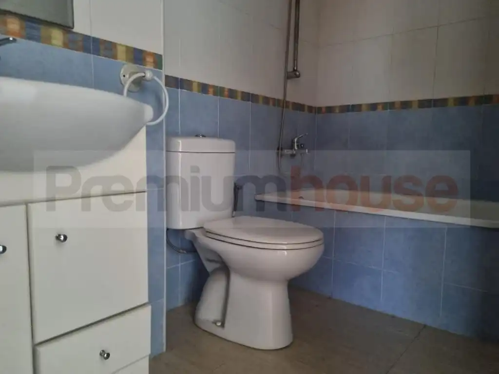 Badezimmer von Wohnung zum Verkauf in Deltebre