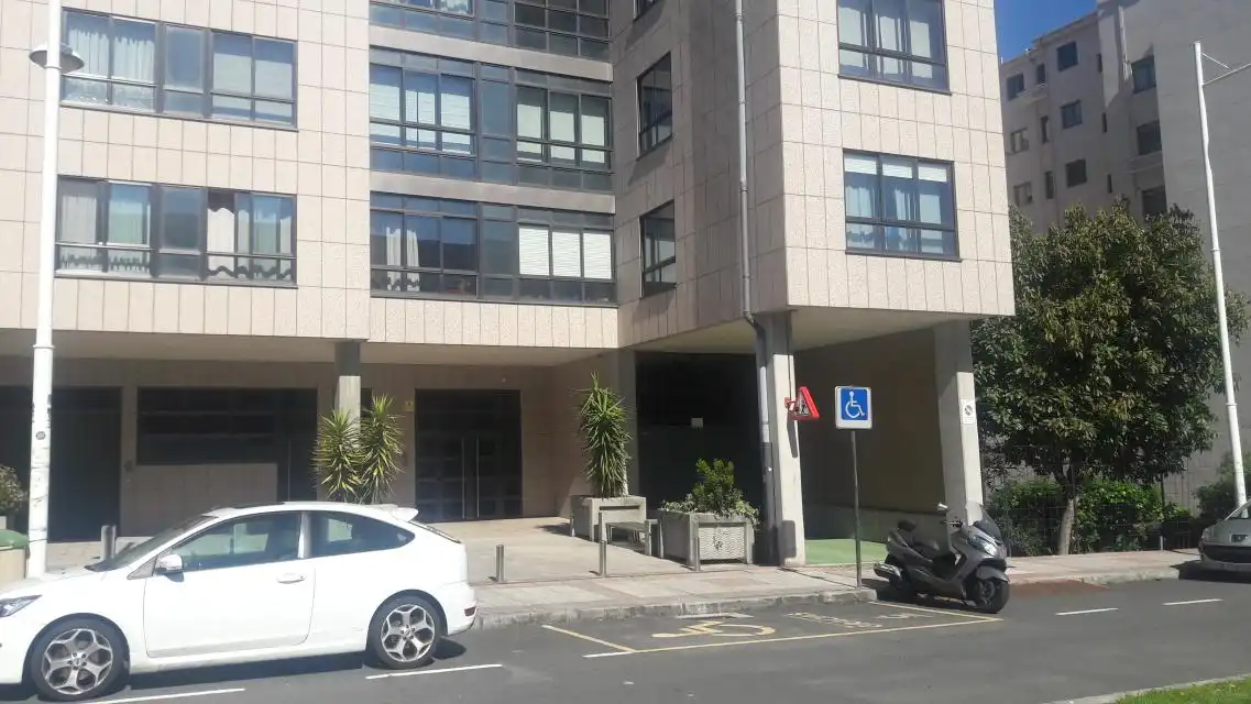 Aparcament en venda a C/ Mendaña de Neyra