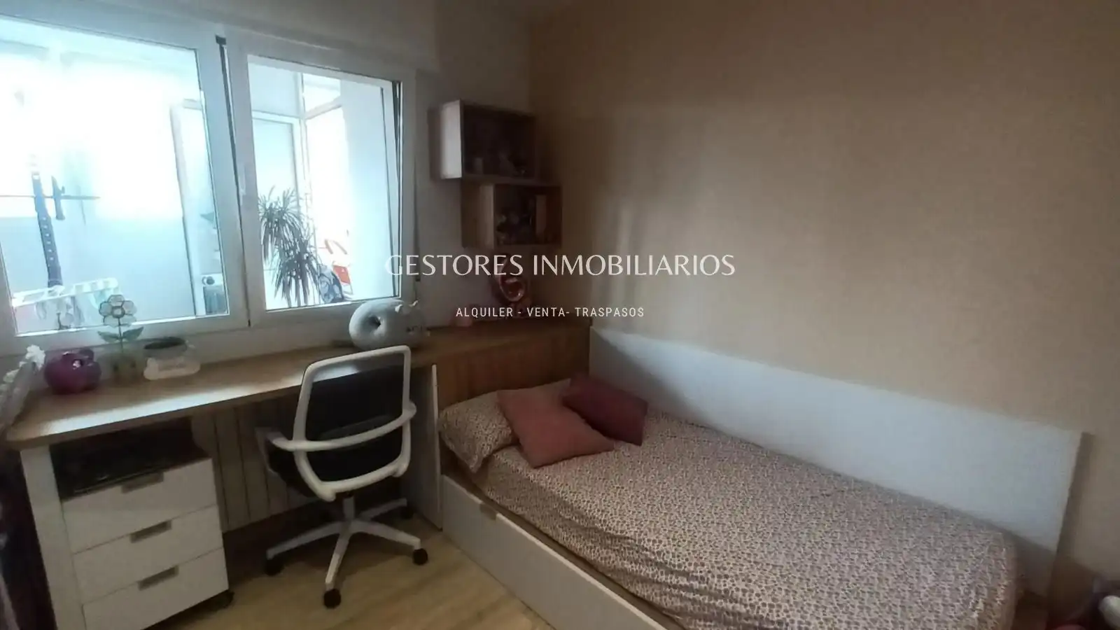 Schlafzimmer von Dachboden zum Verkauf in Ibi mit Klimaanlage, Heizung und Terrasse
