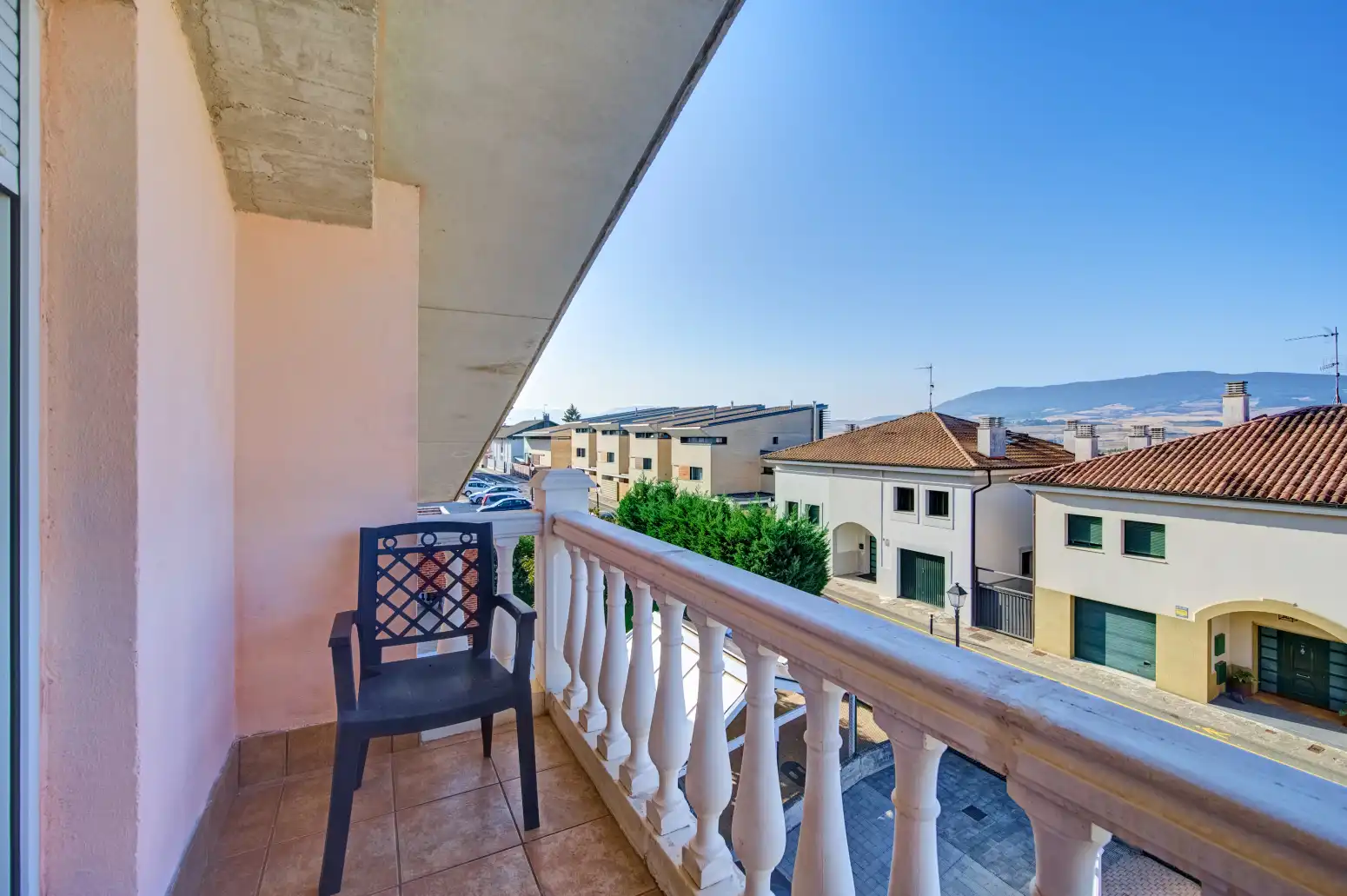 Balcony of Houses for sale in Cizur  with Heating, Private garden and Parquet flooring