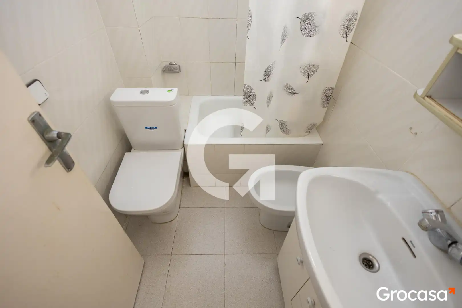 Bany de Pis en venda en Cornellà de Llobregat amb Aire condicionat i Forn