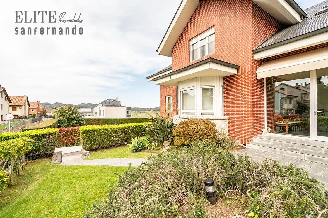 Vista exterior de Casa o chalet en venta en Piélagos con Calefacción, Jardín privado y Trastero