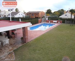 Piscina de Casa o xalet en venda en El Vendrell amb Calefacció, Jardí privat i Terrassa