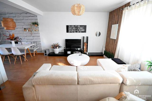 Casa adosada en Alquiler en monteleón en Sariegos