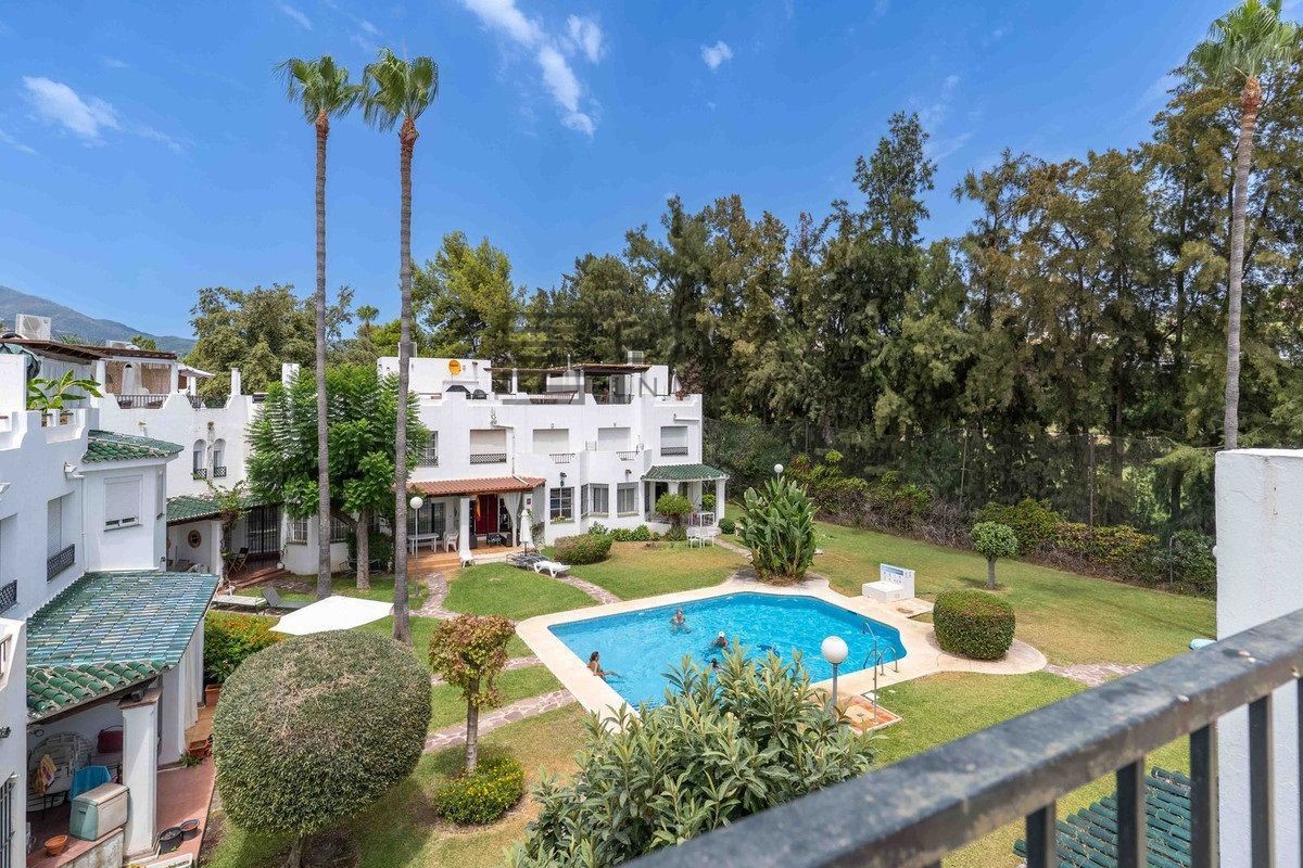 Garden of House or chalet for sale in Marbella  with Air Conditioner, Terrace and Swimming Pool