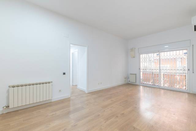 Piso en Venta en Carrer de la Mare de Déu del Remei en El Poble Sec - Parc de Montjuïc